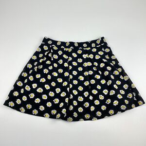 Fun & Flirt Floral Daisy Mini Skirt Black White Beach Festival Y2K Classic Med